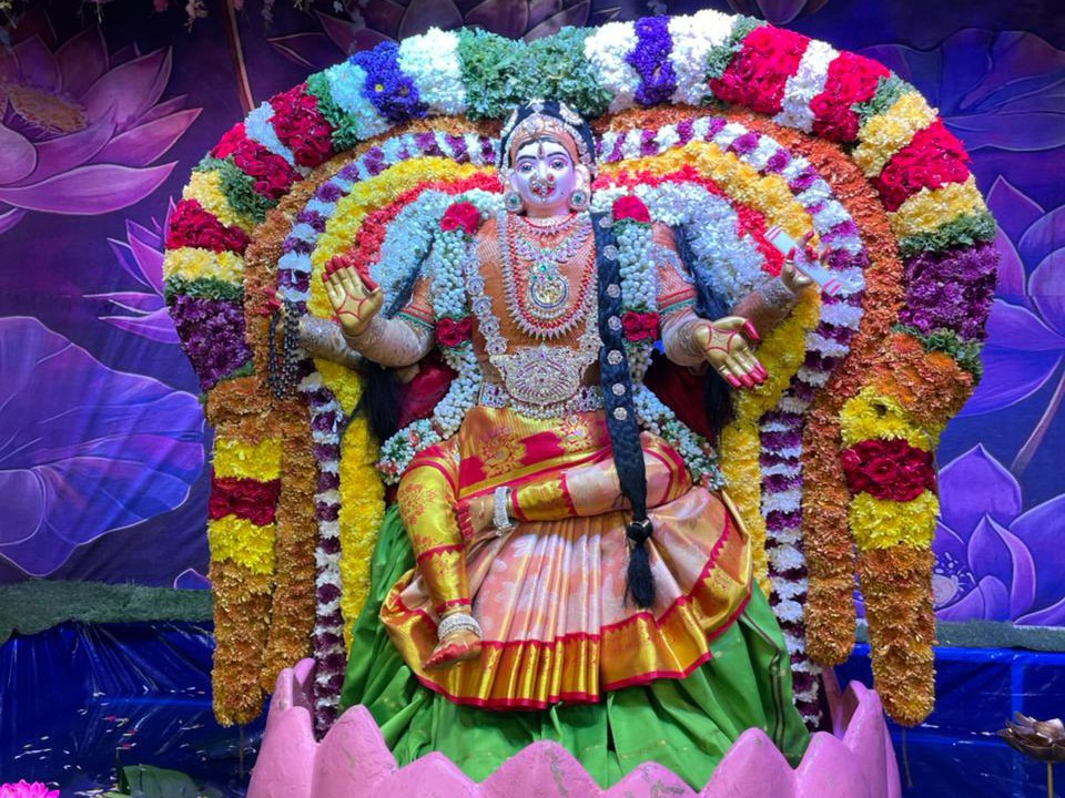 బాలా త్రిపుర సుందరి దేవిగా కన్యకా పరమేశ్వరి దేవి