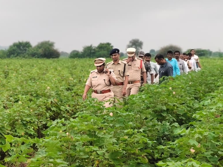 వాగులో పడి వృద్ధురాలు, ఆవు మృతి