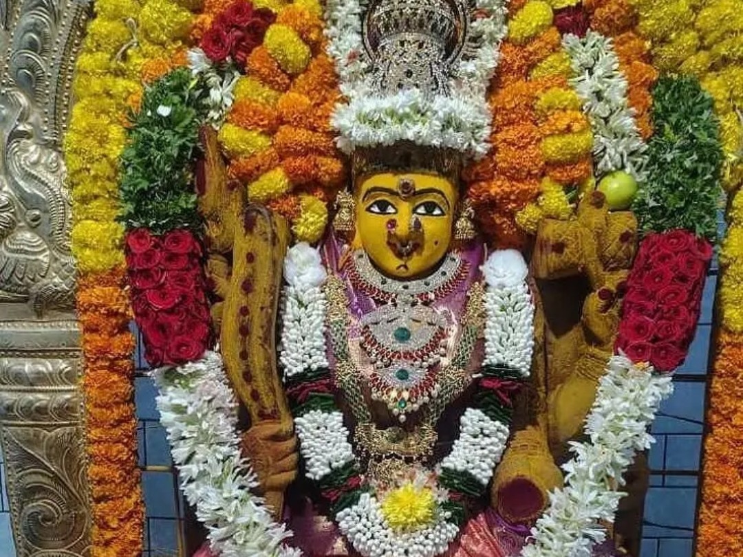 దీక్షాబంధన అలంకారంలో గంగాభవాని అమ్మవారు