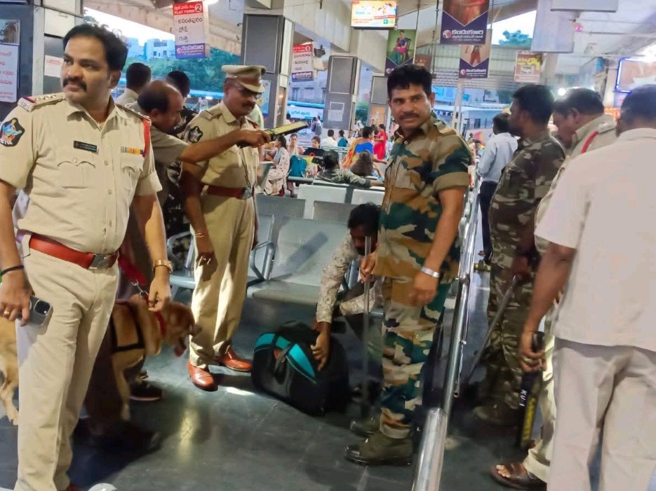 జిల్లా రైల్వే స్టేషన్‌లో డ్రగ్స్ పై ఆకస్మిక తనిఖీలు
