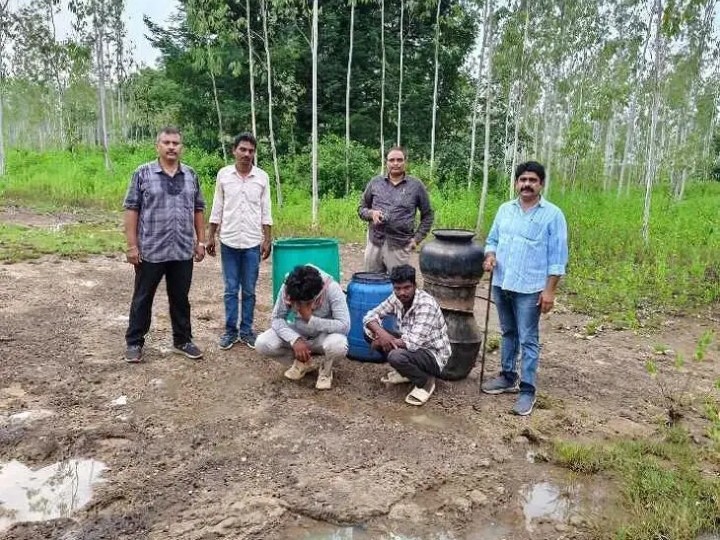 సారా కేంద్రాలపై దాడి.. ఇద్దరు అరెస్ట్
