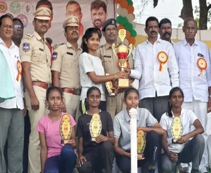 నిజామాబాద్ మహిళల జట్టుకు ప్రథమ స్థానం