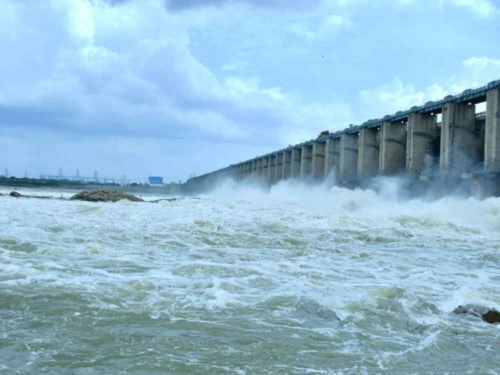 జూరాల 42 గేట్లు ఎత్తివేత