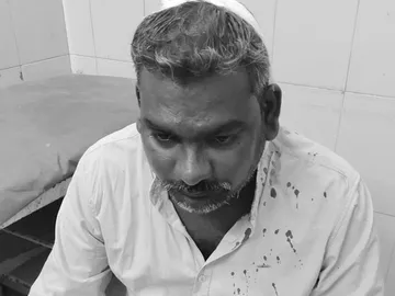 ఇరువర్గాల మధ్య ఘర్షణ.. వ్యక్తి తీవ్ర గాయాలు