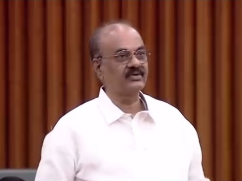 రహదారుల పనులను పూర్తి చేయాలి: ఎమ్మెల్యే