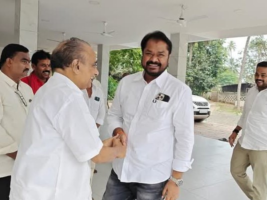 ముద్రగడను కలిసిన దాడిశెట్టి రాజా