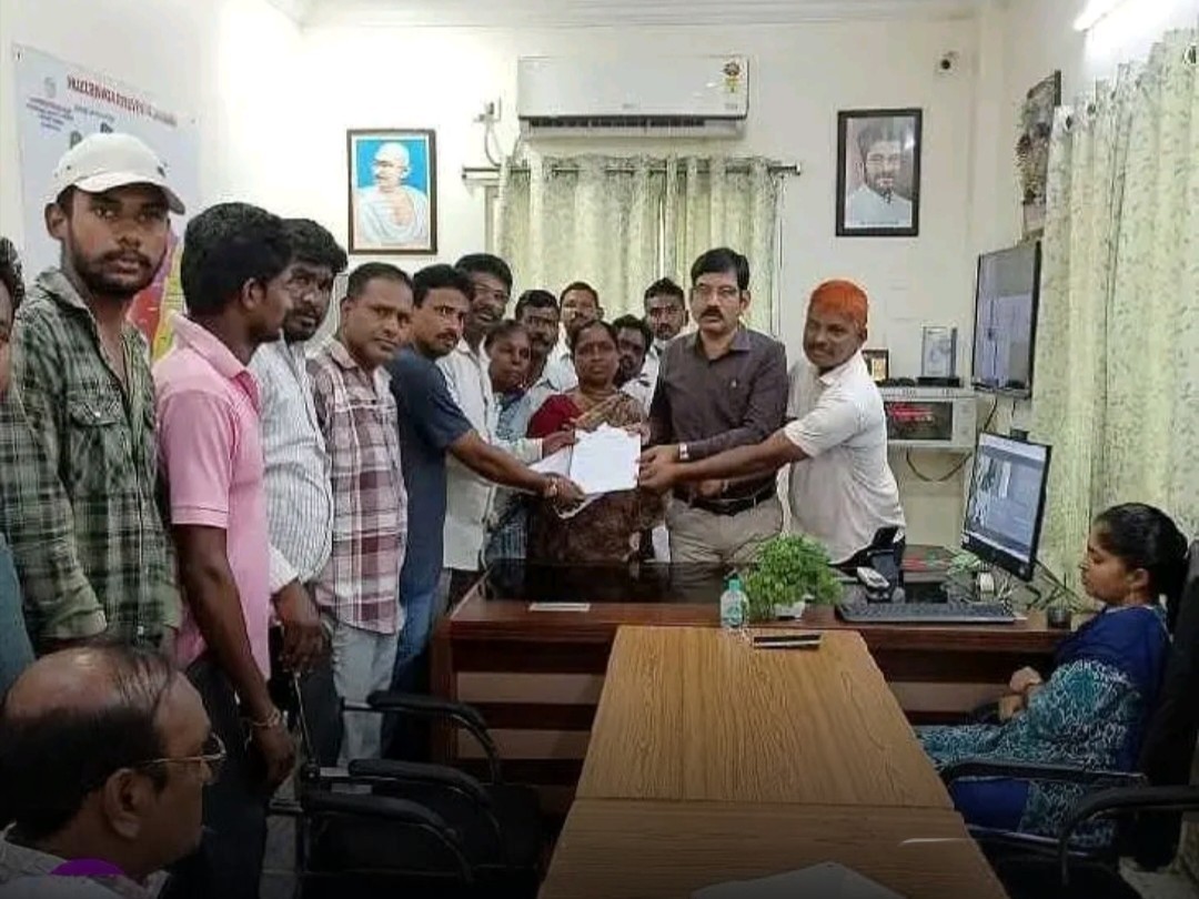 స్మశాన వాటిక స్థలాన్ని కాపాడాలని వినతి