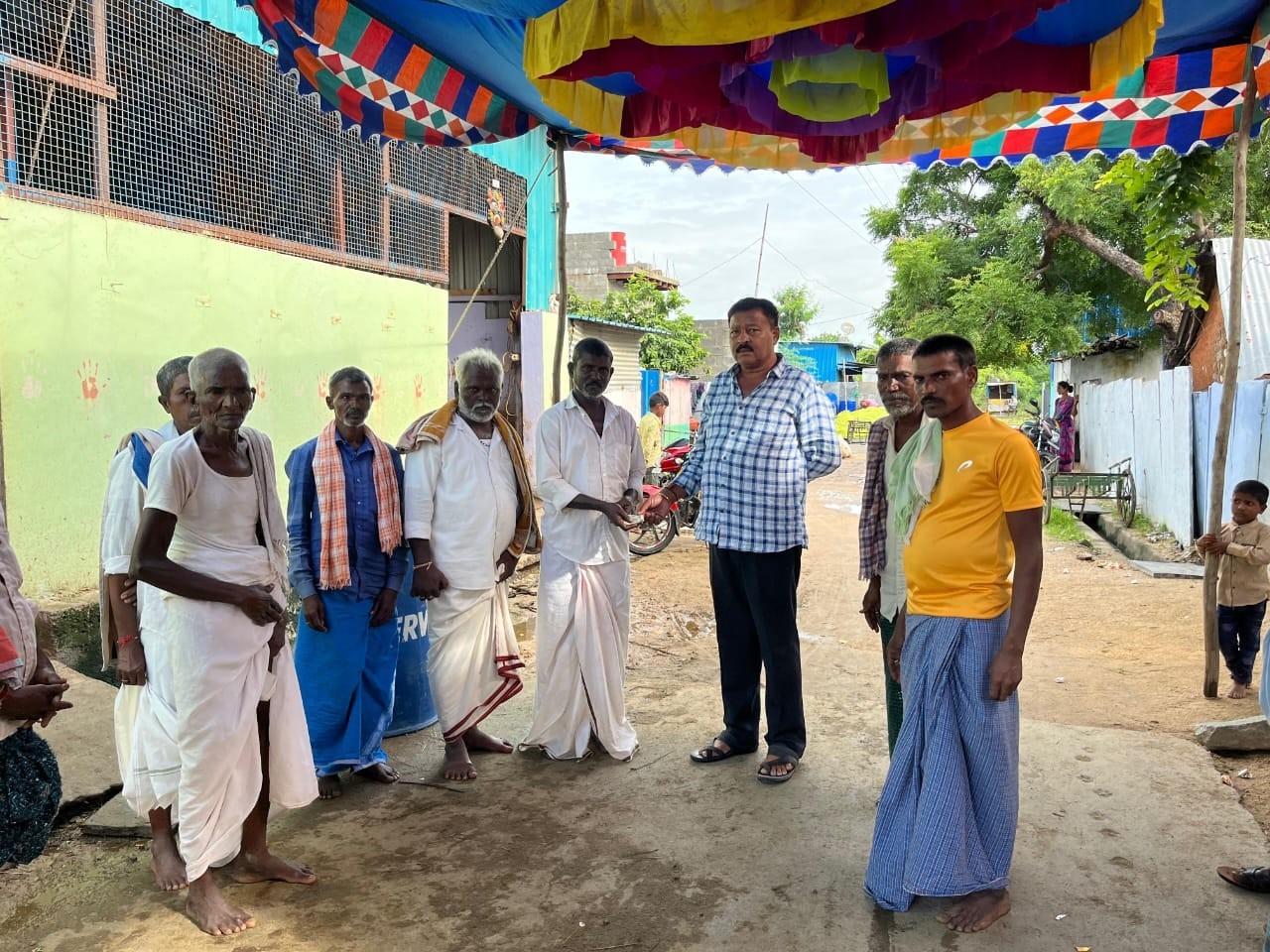 టీడీపీ కార్యకర్త కుటుంబాని ఆర్థిక సహాయం