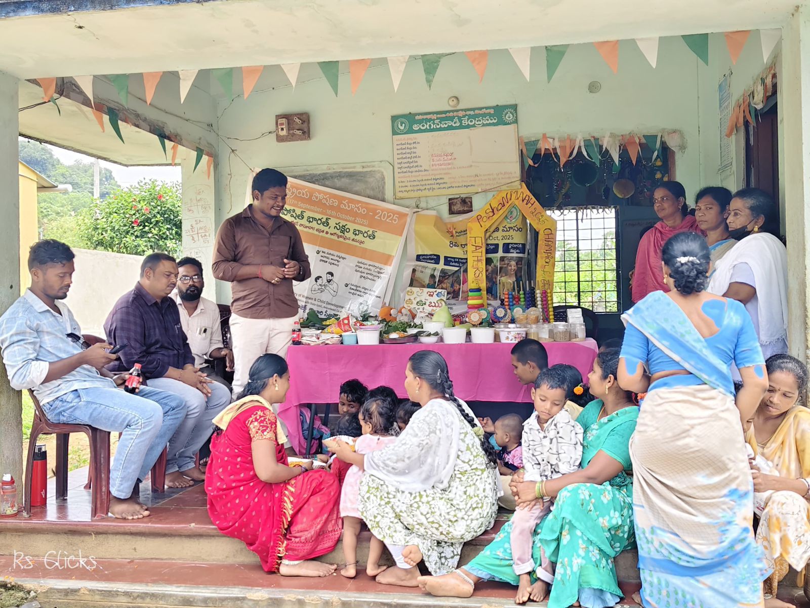 ముసురుమిల్లి అంగన్వాడీలో పౌష్టిక ఆహార మాస ఉత్సవాలు