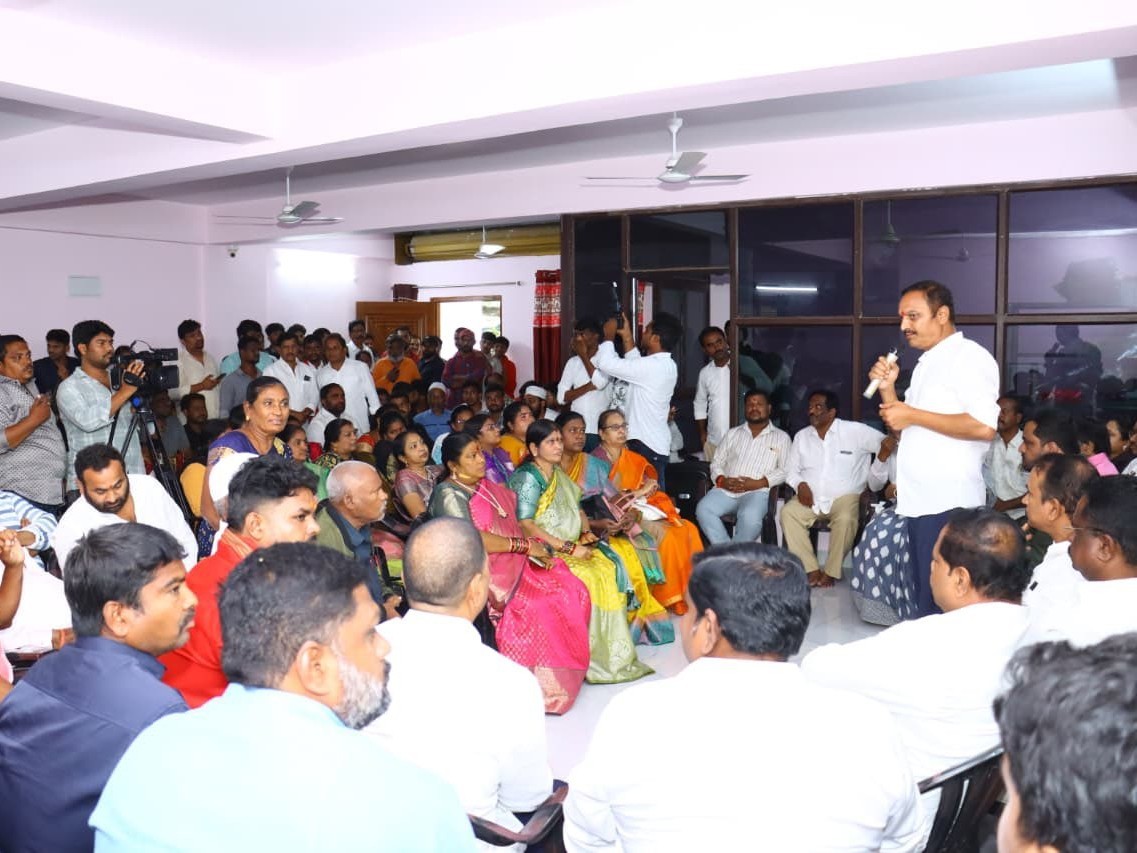 కలిసికట్టుగా పనిచేస్తేనే విజయం సాధ్యం: MLA