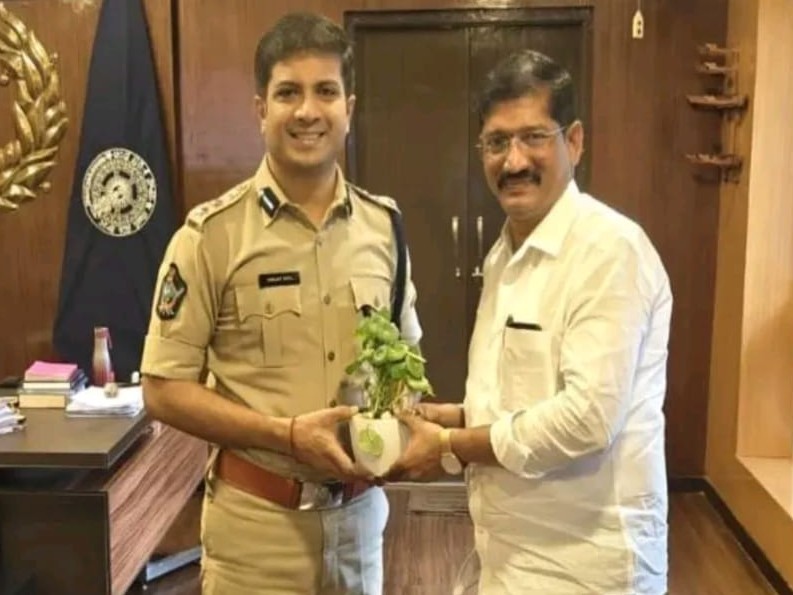 బన్నీ ఉత్సవంపై జిల్లా ఎస్పీతో భేటీ అయిన ఎంపీ