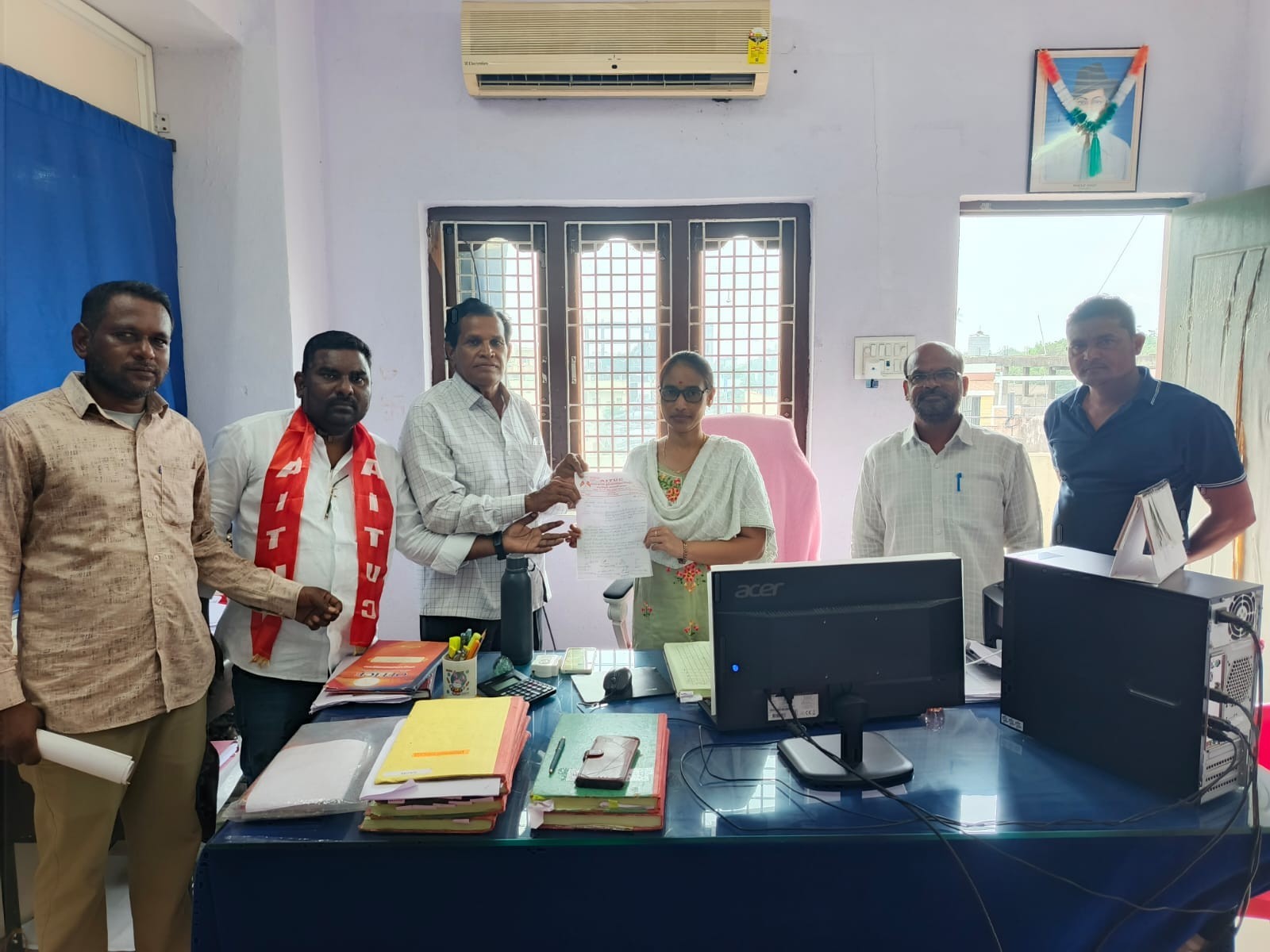 ‘సివిల్ సప్లై కార్మికుల సమస్యలు పరిష్కరించాలని వినతి’