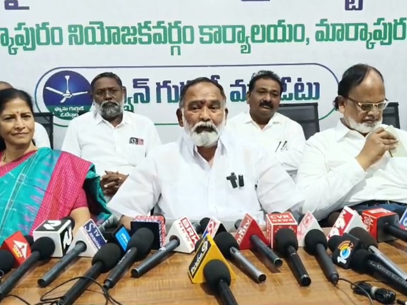 ప్రభుత్వం ద్వారానే మెరుగైన సేవలు అందాలి: అన్నా రాంబాబు