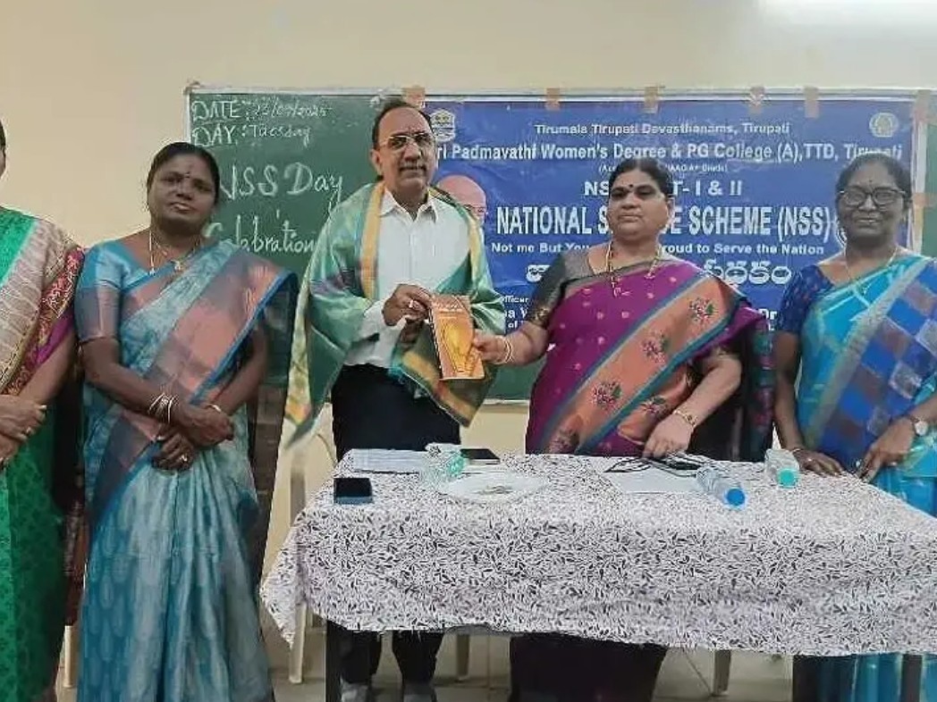 ‘గాంధీజీ స్ఫూర్తిని కొనసాగించాలి’