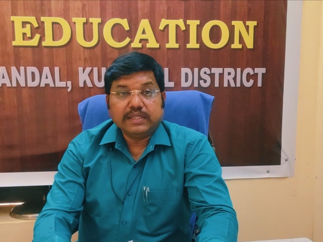 సెలవుల్లో తరగతులు నిర్వహిస్తే చర్యలు తప్పవు’