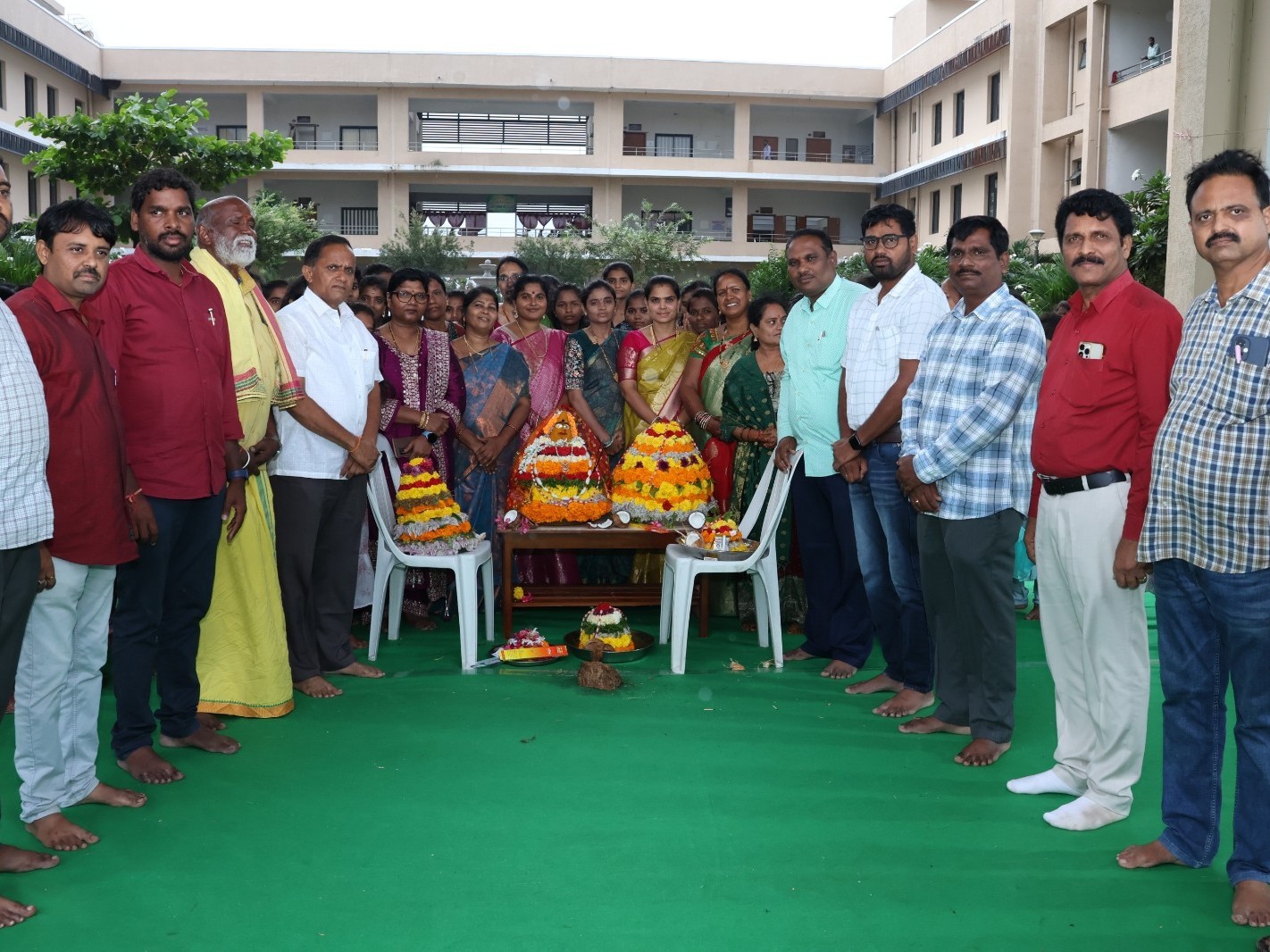 జిల్లా సంక్షేమ శాఖల ఆధ్వర్యంలో బతుకమ్మ సంబురాలు