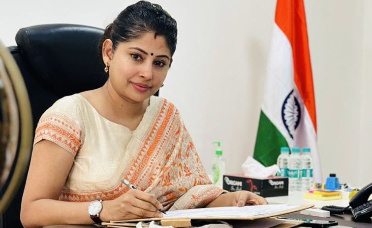 హైకోర్టును ఆశ్రయించిన స్మితా సబర్వాల్