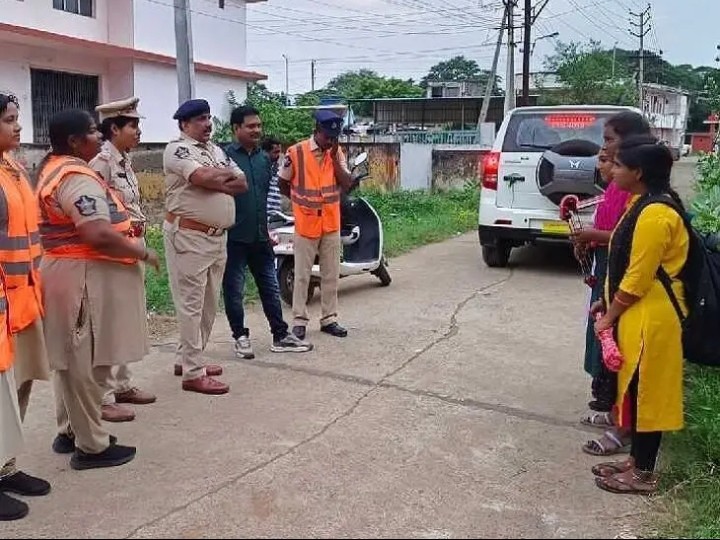శక్తి యాప్‌పై అవగాహన కల్పించిన డీఎస్పీ