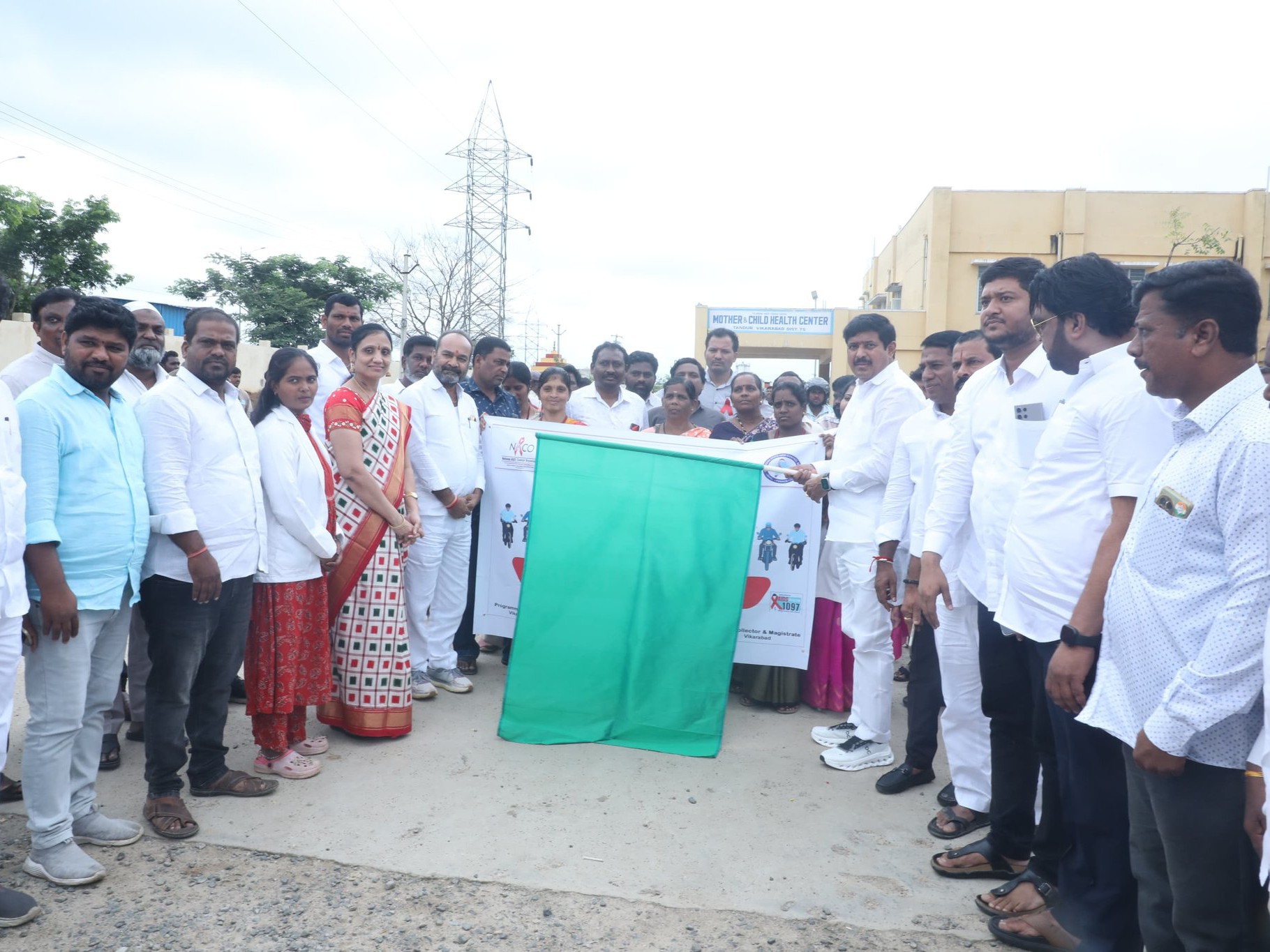 ఎయిడ్స్ అవగాహన ర్యాలీలో పాల్గొన్న ఎమ్మెల్యే
