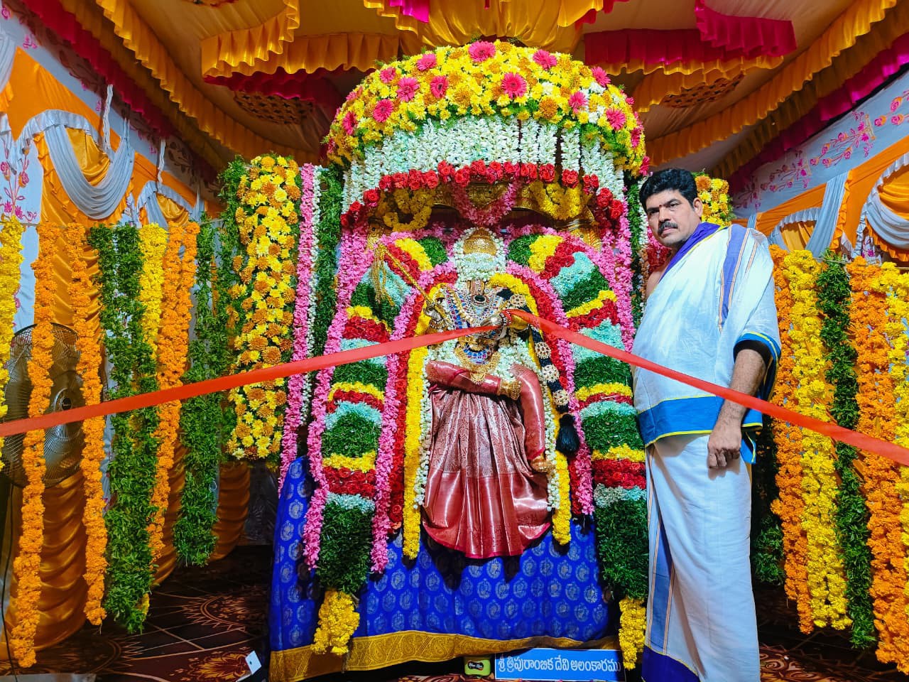 శ్రీ త్రిపురాంబిక అలంకారంలో అమ్మవారు