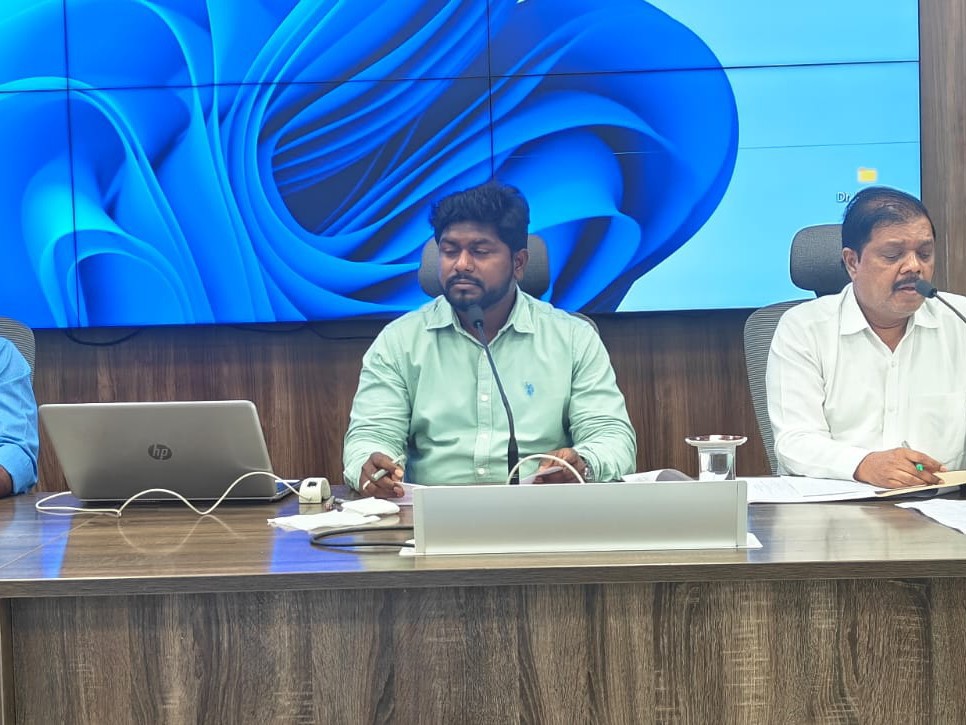 పన్నుల లక్ష్యాలను త్వరగా పూర్తి చేయండి: కమిషనర్