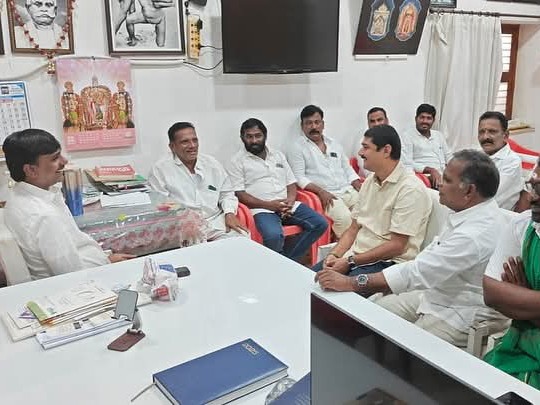 పార్టీ బలోపేతానికి కృషి చేయండి: ముద్రగడ