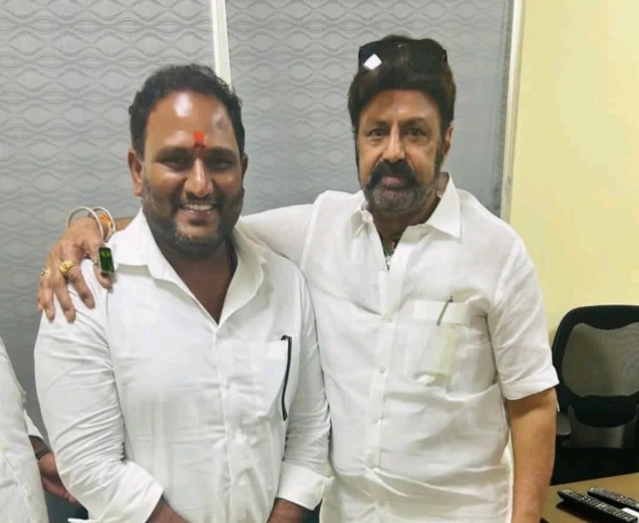 ఎమ్మెల్యే బాలకృష్ణ కలిసిన ఎమ్మెల్సీ శ్రీకాంత్