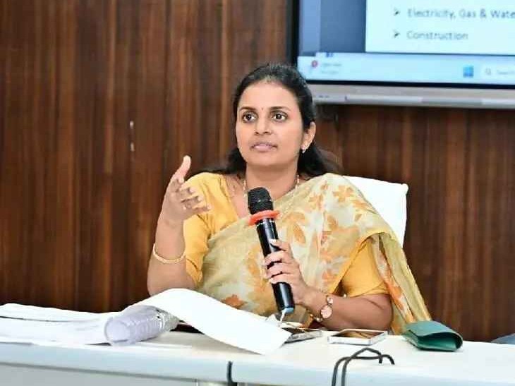 వర్షాల నేపథ్యంలో అప్రమత్తంగా ఉండండి: కలెక్టర్