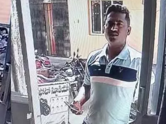 రాజోలిలో ఫేక్ ఫోన్‌పే మోసాలు: ఎస్సై