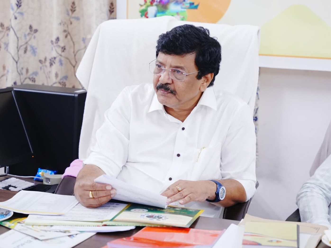 బస్సు ఇంట్లోకి దూసుకెళ్లిన ఘటనపై స్పందించిన మంత్రి