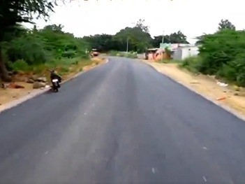 శరవేగంగా రెండు వరుసల రోడ్డు నిర్మాణం