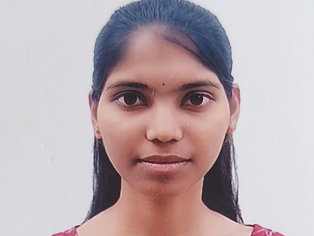 ప్రతిభ చూపిన పేదింటి విద్యా కుసుమం
