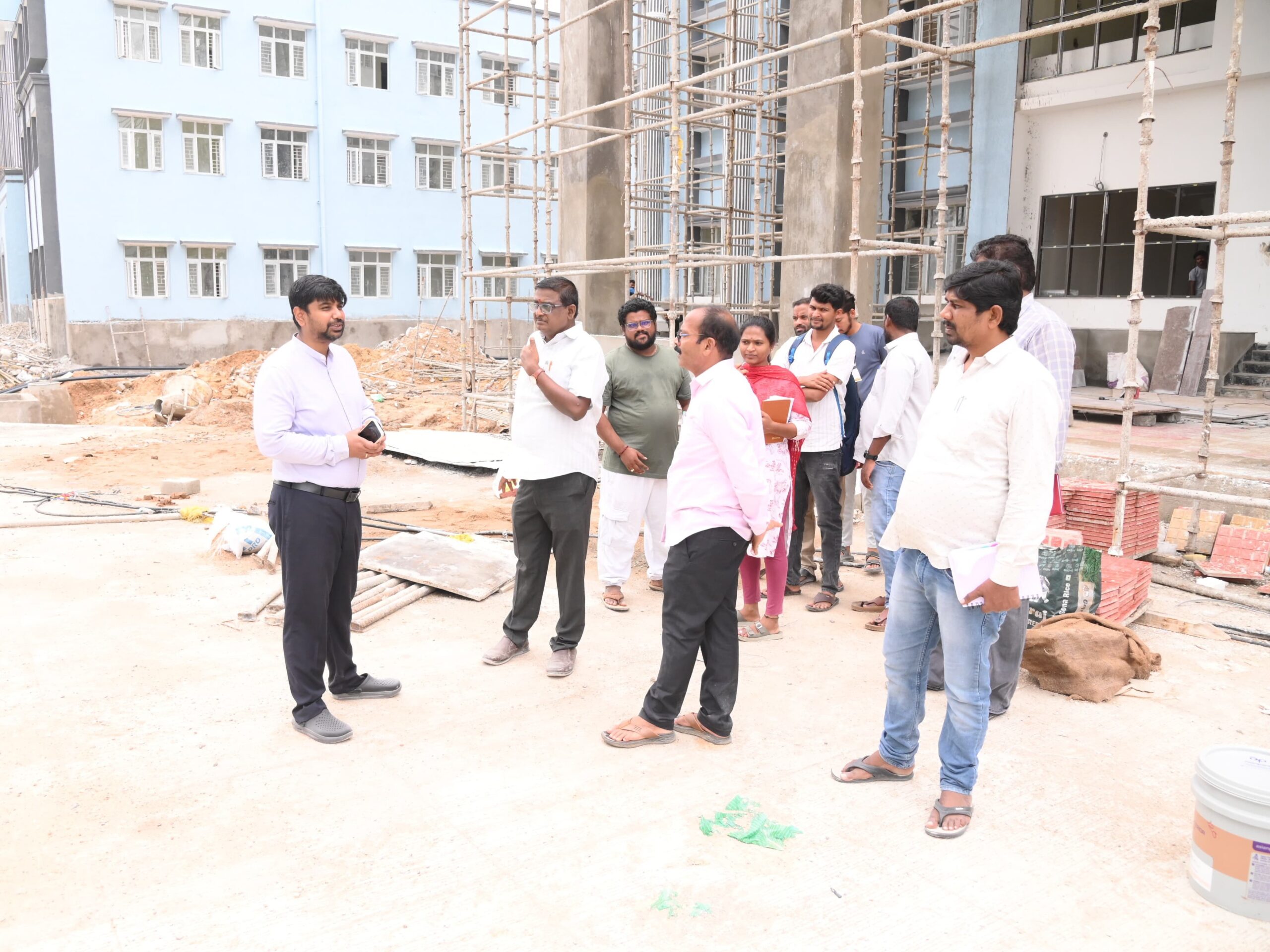 ‘వైద్య కళాశాల నిర్మాణం త్వరగా పూర్తి చేయాలి’