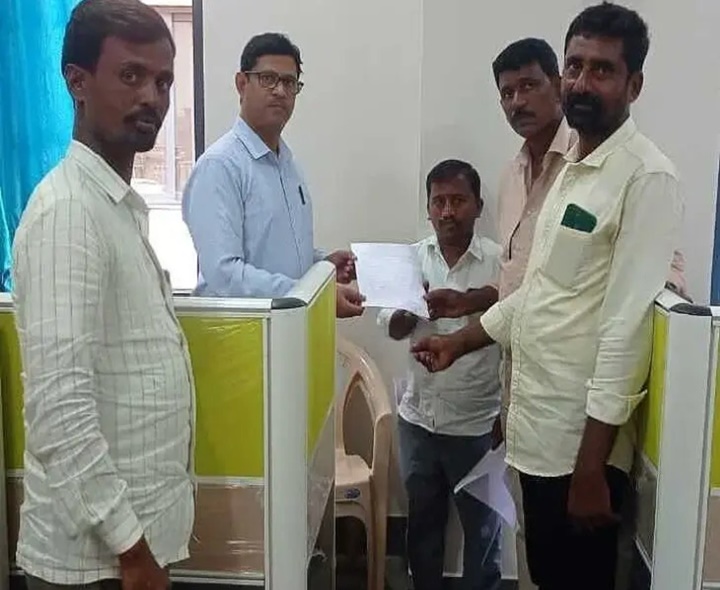 ‘వేరుశనగ విత్తనాల పంపిణీలో అక్రమాలు’