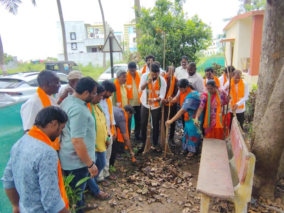 అజ్జమూరు గ్రామంలో మెడికల్ క్యాంప్