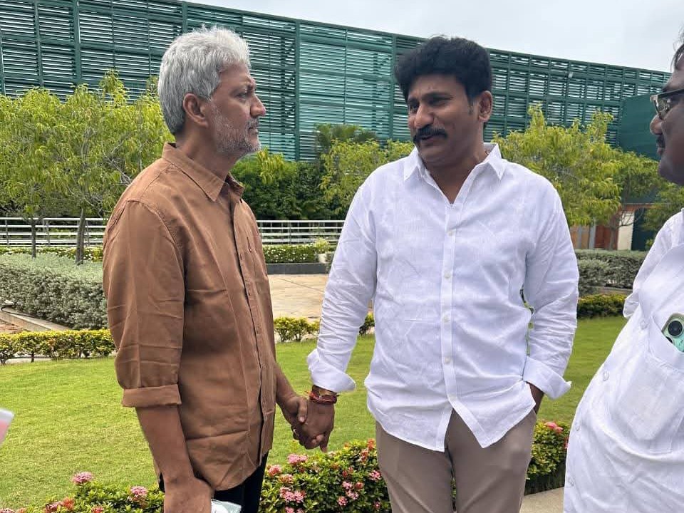 వల్లభనేని వంశీని కలిసిన తోపుదుర్తి