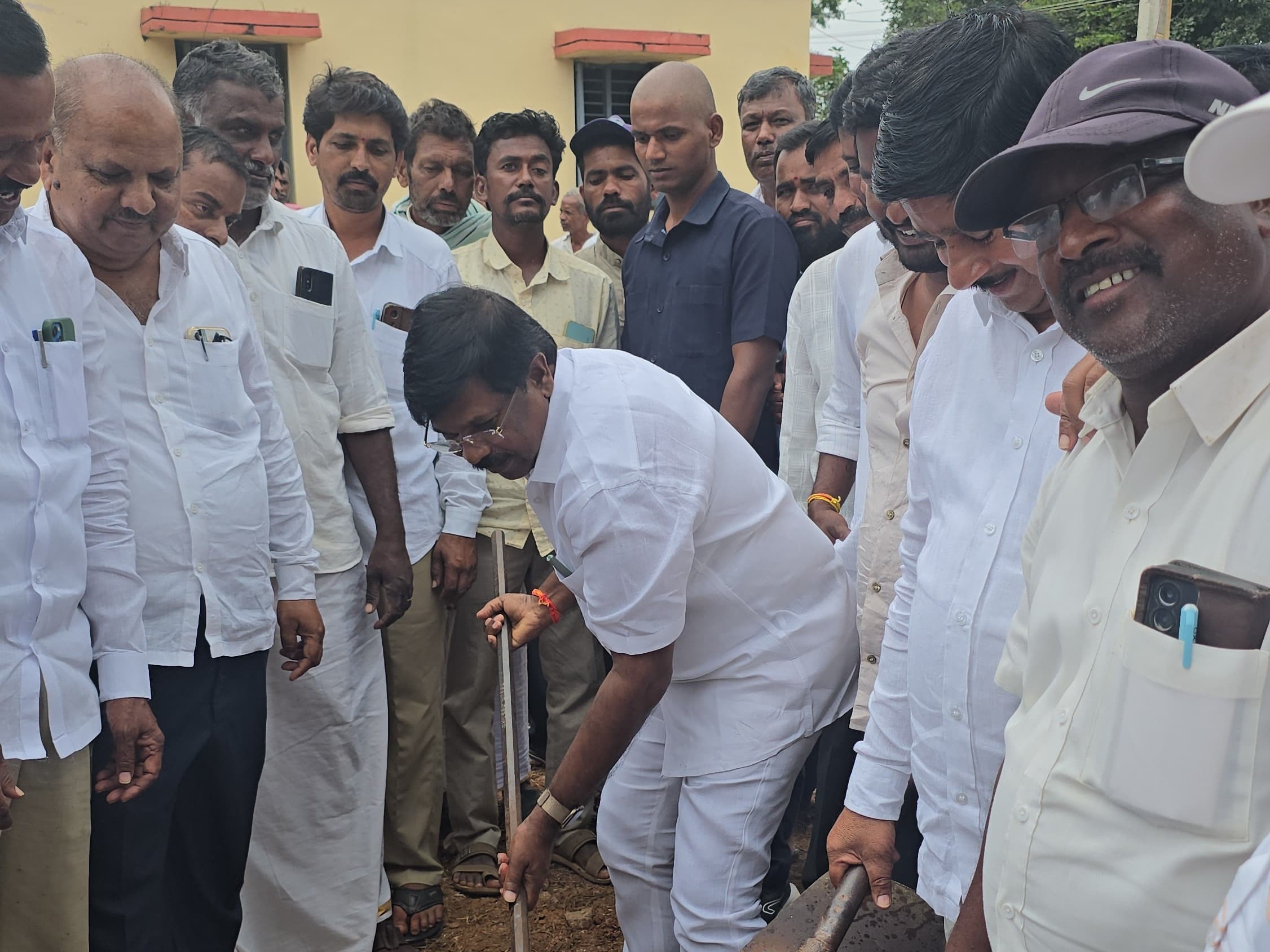 వికలాంగుల సంక్షేమానికి ప్రభుత్వం కట్టుబడి ఉంది: ఎమ్మెల్యే