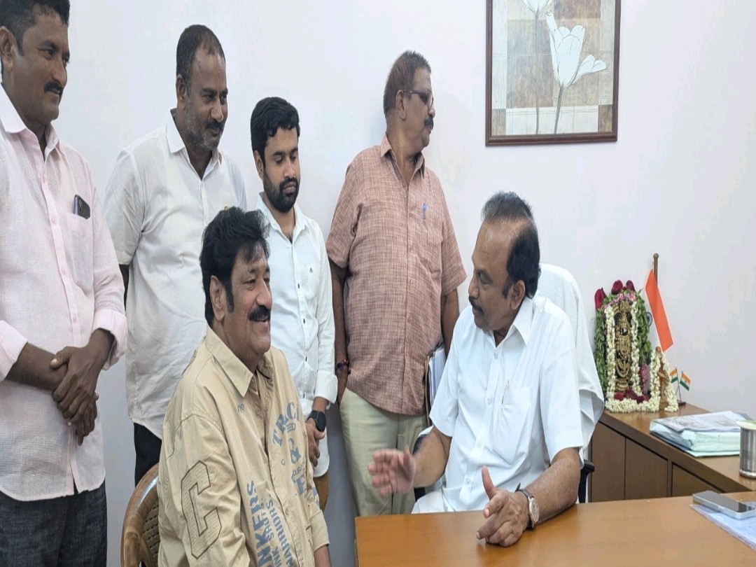 ఒంగోలు ఎంపీని కలిసిన రఘుబాబు
