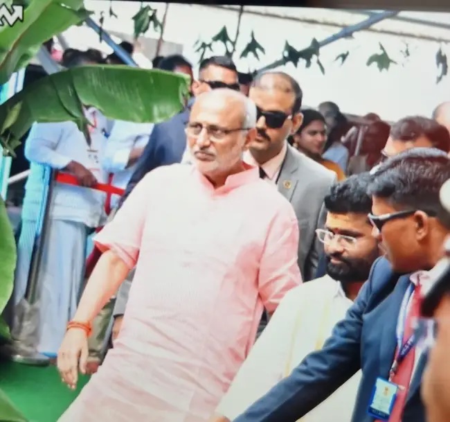 దుర్గమ్మను దర్శించుకున్న ఉపరాష్ట్రపతి