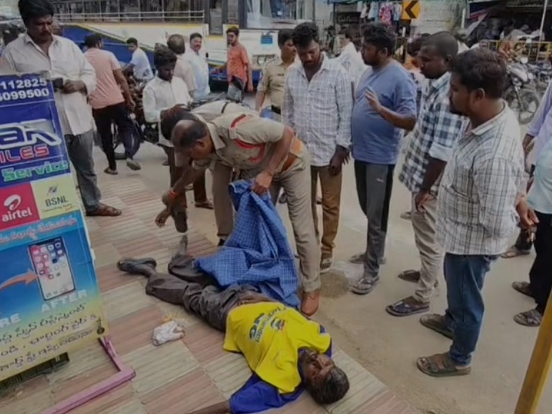 మద్యం మత్తులో కింద పడి వ్యక్తి మృతి