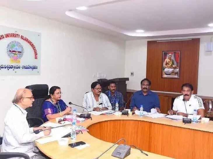 ‘ప్రతిభావంతులైన క్రీడాకారులను ప్రోత్సహించాలి’