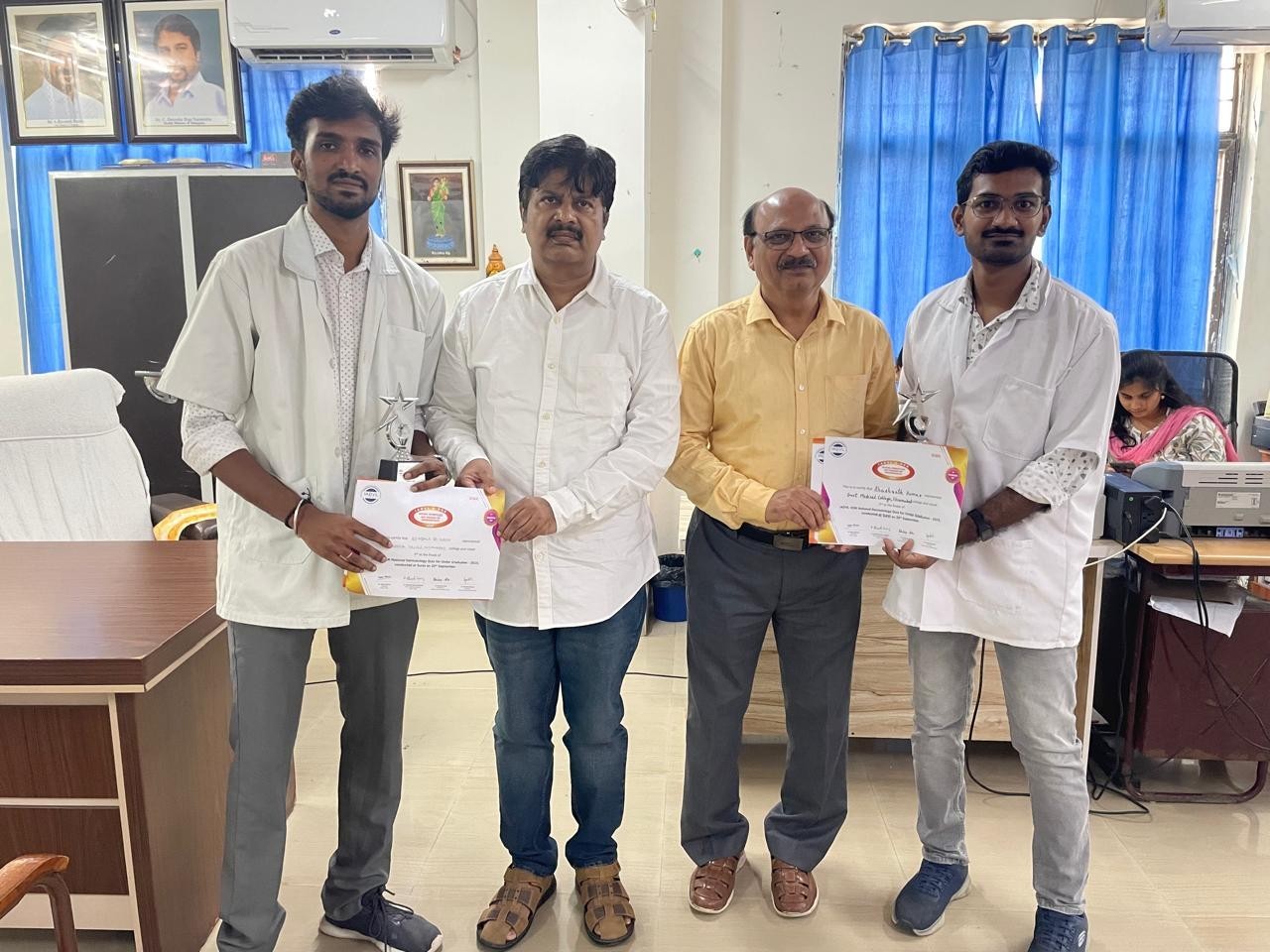 మెడికల్ విద్యార్థులు మెరుగైన ప్రదర్శన