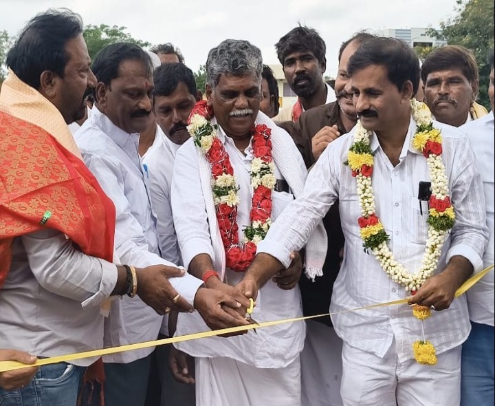 బీవీ స్మారక క్రికెట్ టోర్నమెంట్ ప్రారంభం
