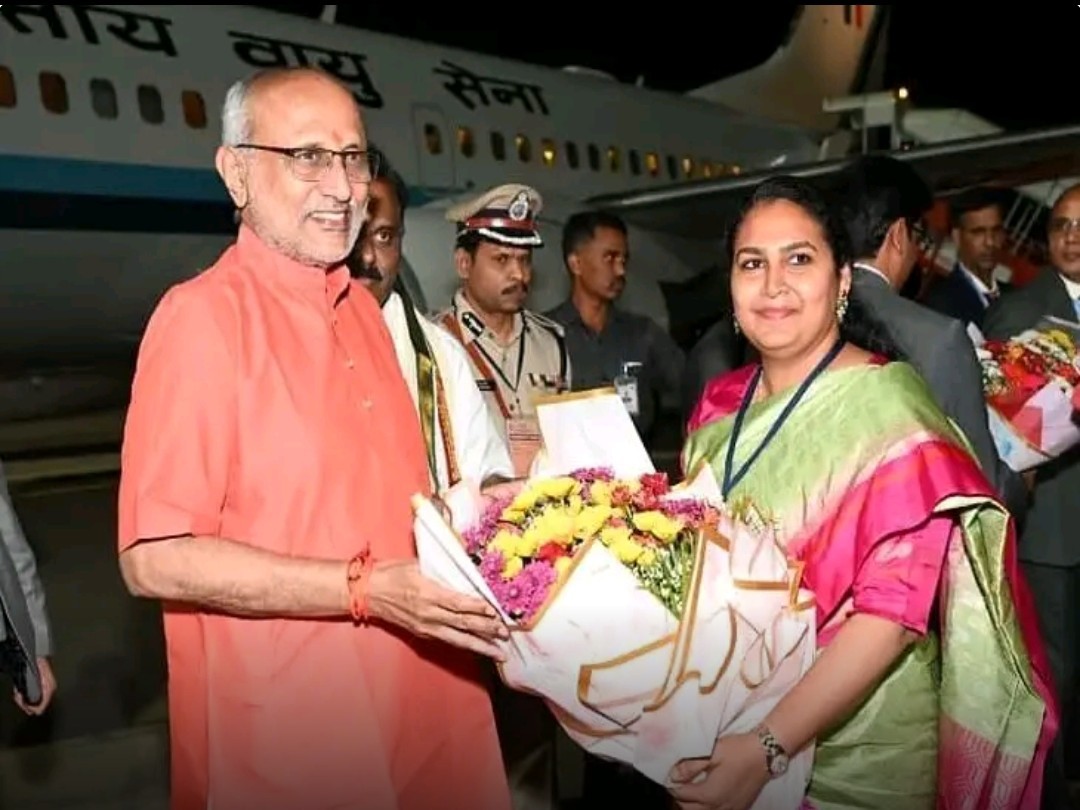 రేణిగుంట విమానాశ్రయంకు చేరుకున్న ఉపరాష్ట్రపతి