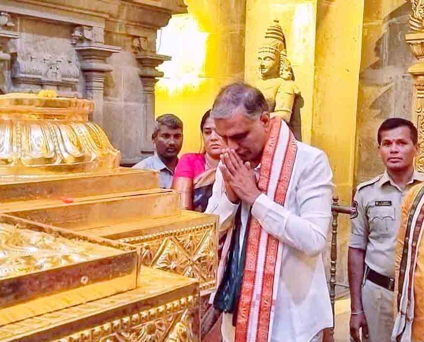యాదాద్రి గిరి ప్రదక్షిణలో హరీశ్‌రావు