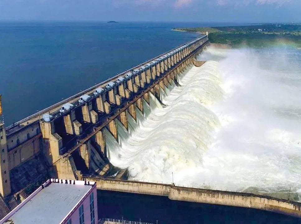 శ్రీరామ్‌సాగర్ ప్రాజెక్ట్ 40 గేట్లు ఎత్తివేత