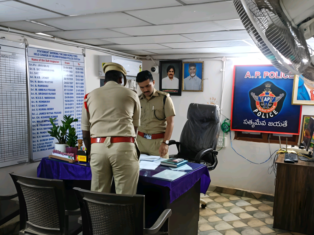 ముమ్మిడివరం పోలీస్ స్టేషన్ ను తనిఖీ చేసిన ఎస్పీ