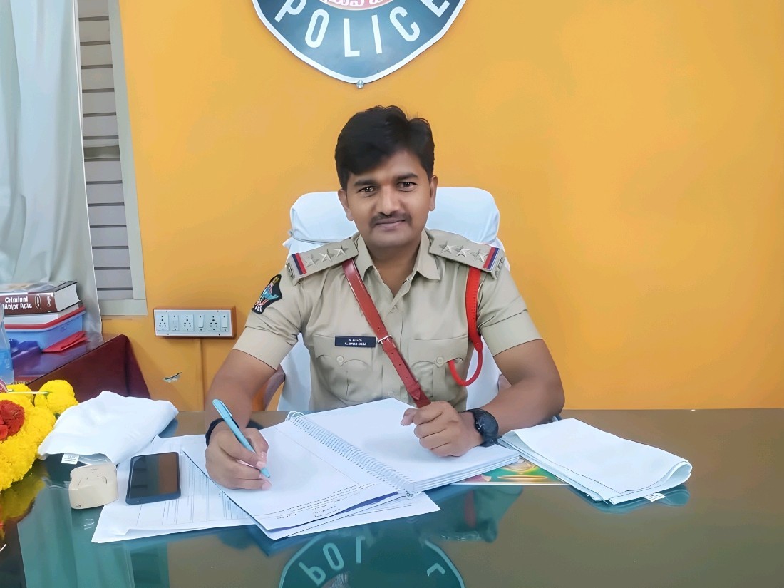 ఇంటీరియర్ పనుల పేరుతో రూ. 3 లక్షలు మోసం