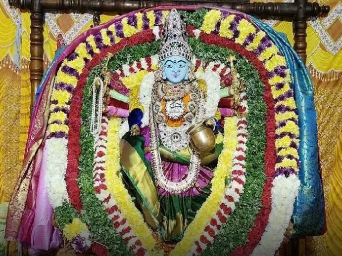 కూష్మాండ దుర్గగా కొలువైన చౌడేశ్వరి దేవి