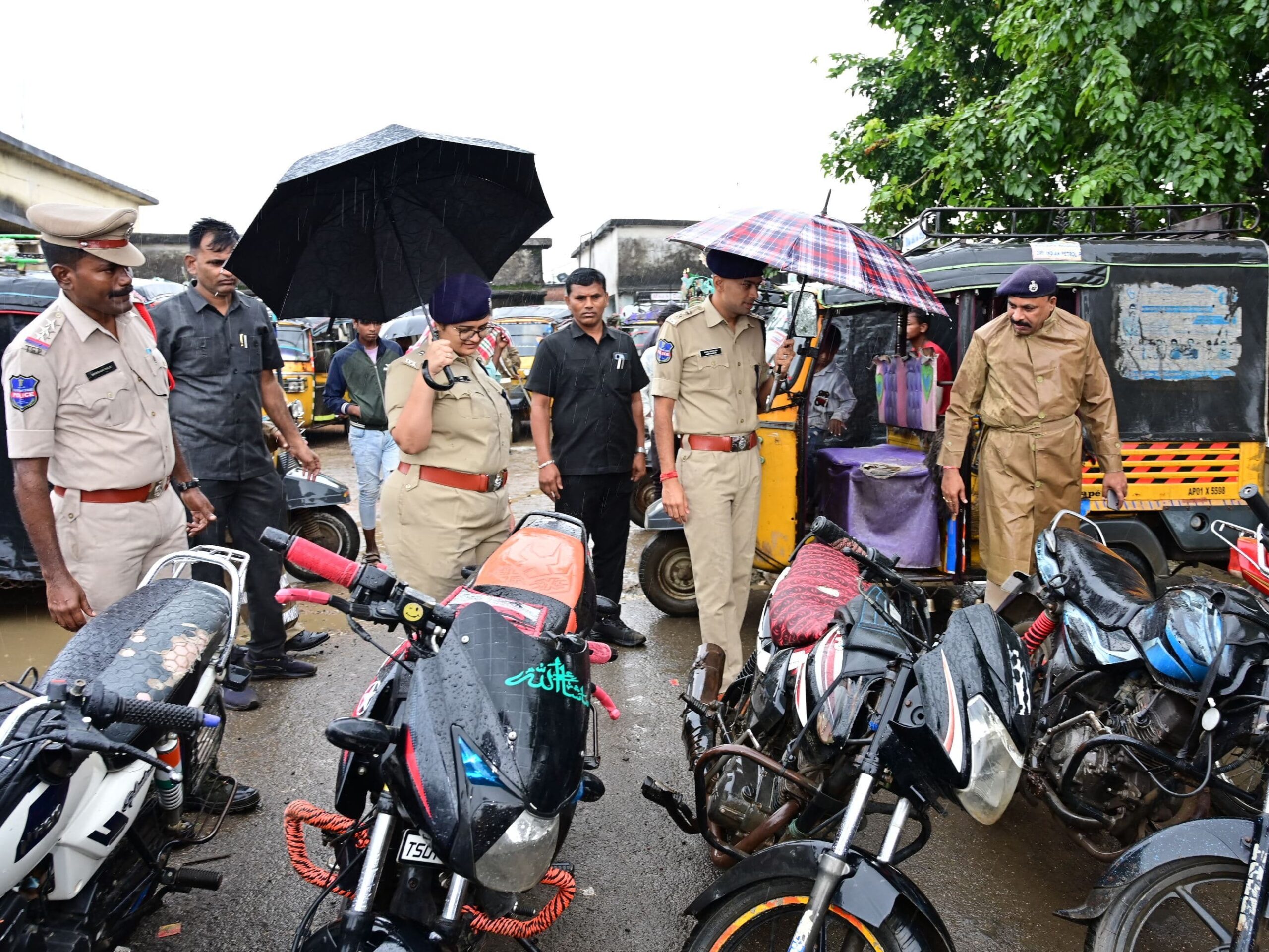 ‘విద్యార్థులను చదువుకునేలా ప్రోత్సహించాలి’